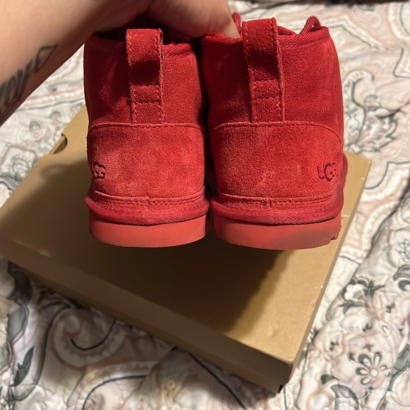 Ugg Neumel Boots - Picture 3 of 6